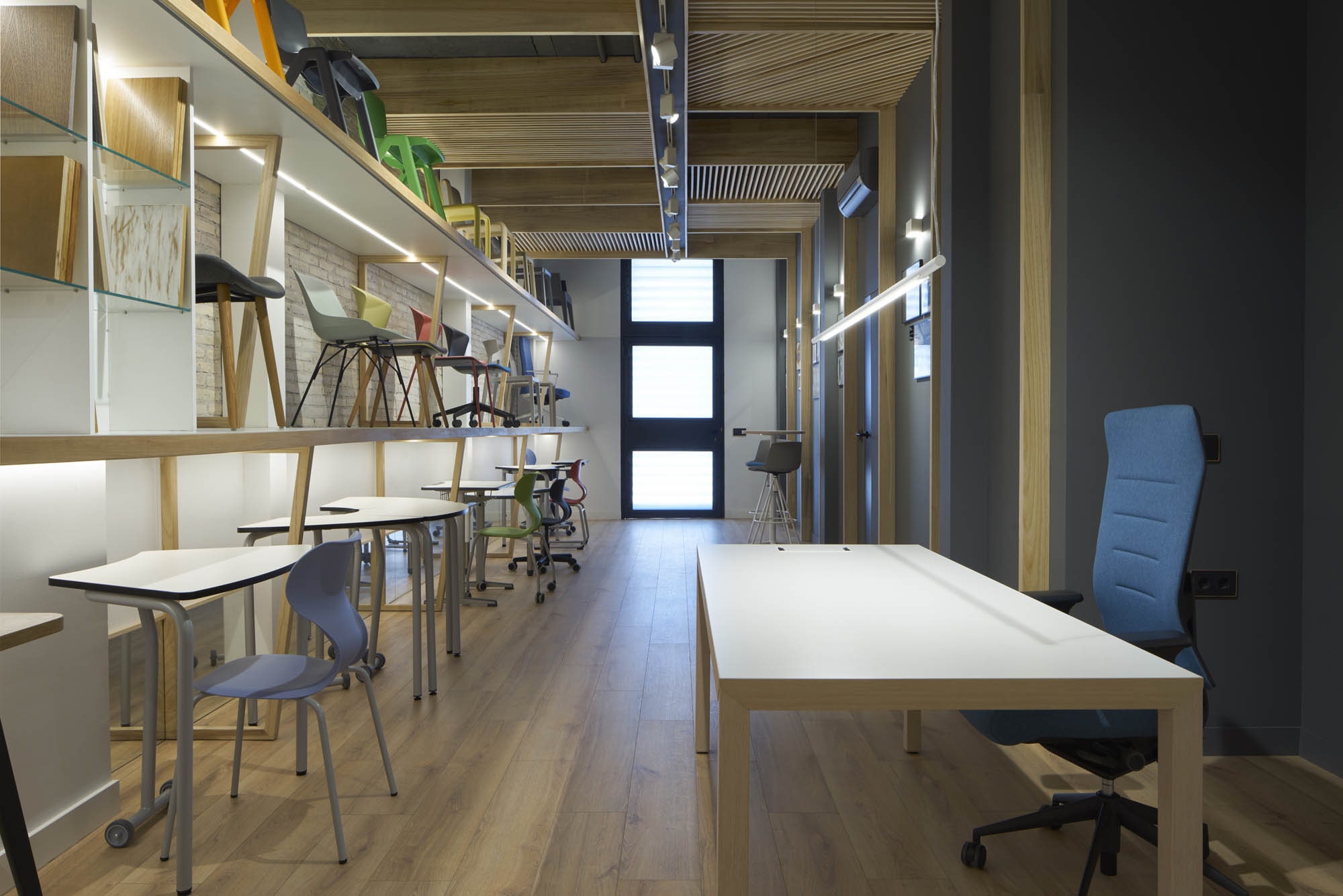 showroom_sanlop_samaruc_estudio (14) Proyecto de interiorismo para el Showroom Sanlop