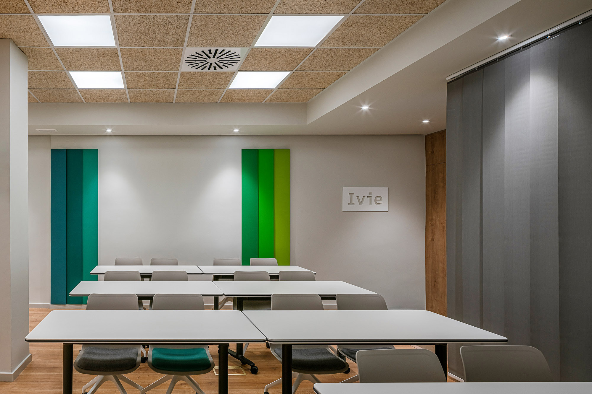 Proyecto de interiorismo para la sala polivalente del Ivie, Instituto Valenciano de Investigaciones Económicas.