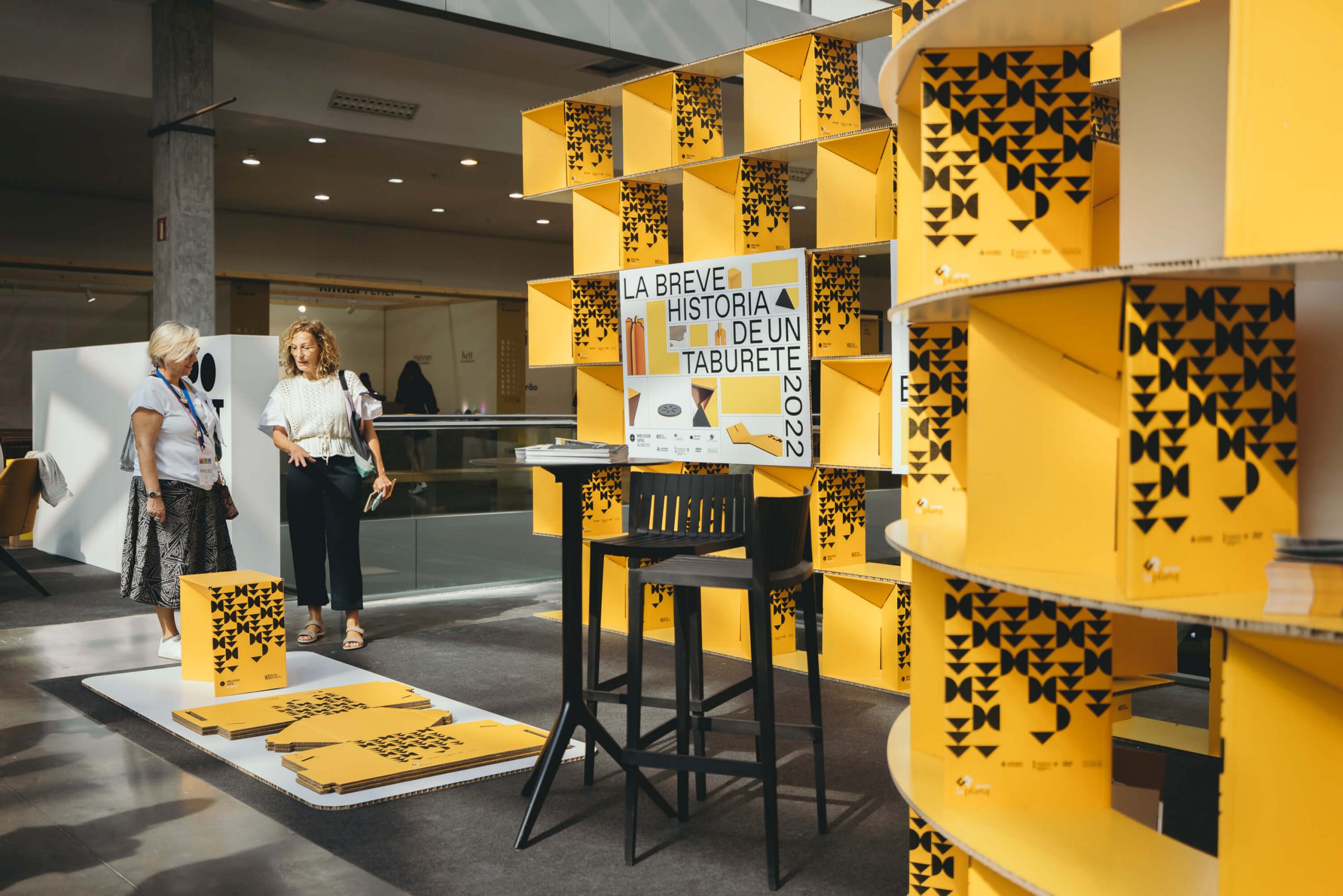 WDCStreet_Presentacion Feria Habitat_©Brava_es 064 Diseño Taburete y Stand World Design Capital Valencia 2022