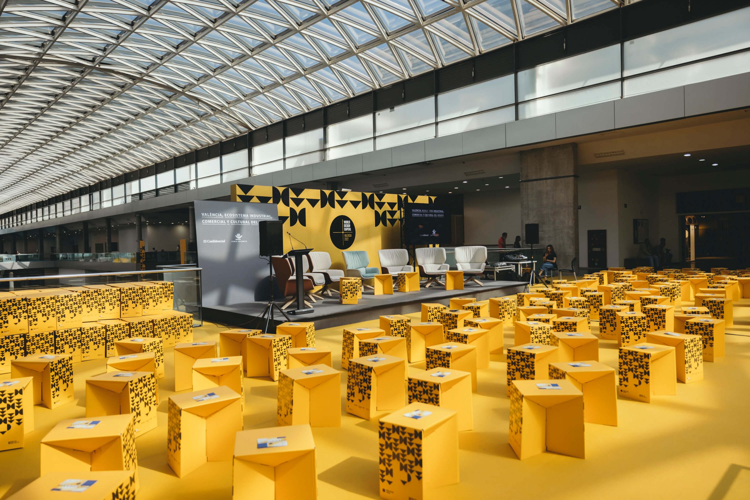 WDCStreet_Presentacion Feria Habitat_©Brava_es 071 Diseño Taburete y Stand World Design Capital Valencia 2022